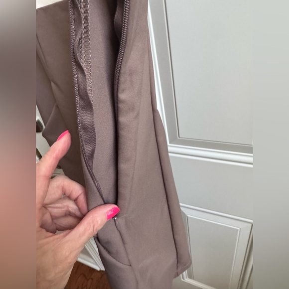 Tail Sleeveless Cream and Brown Golf Dress - Picture 4 of 9